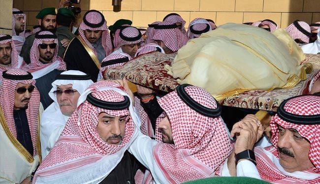 وفاة الملك عبد الله: القبر دون شاهد، ولا حداد في البلاد