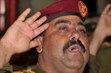 الصورة الأولي ضابط يمني يبكي