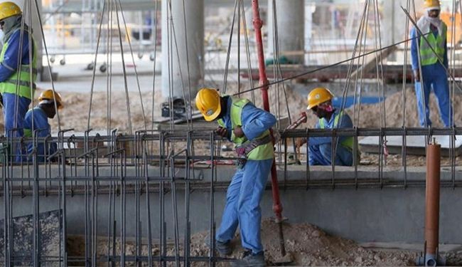 الاندبندنت: ظروف العمال في أبوظبي شبيهة بالعبودية