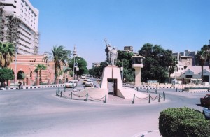 ميدان-الحرب-والسلام