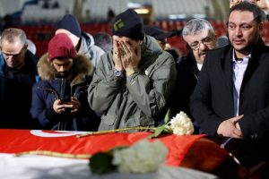 51062-بالدموع-مسلمو-كندا-يشيعون-ضحايا-الهجوم-المسلح-على-مسجد-مدينة-كيبيك