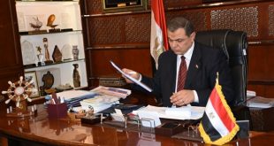 وزير القوى العاملة