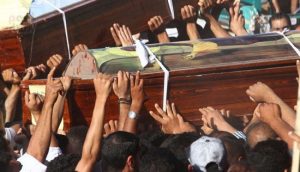 61771--أهالى-المنيا-وبنى-سويف-يشيعون-جثامين-شهداء-الحادث-الإرهابى-(2)