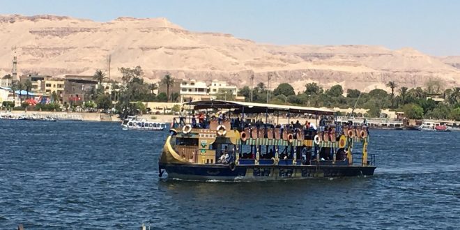 مركب فى النيل