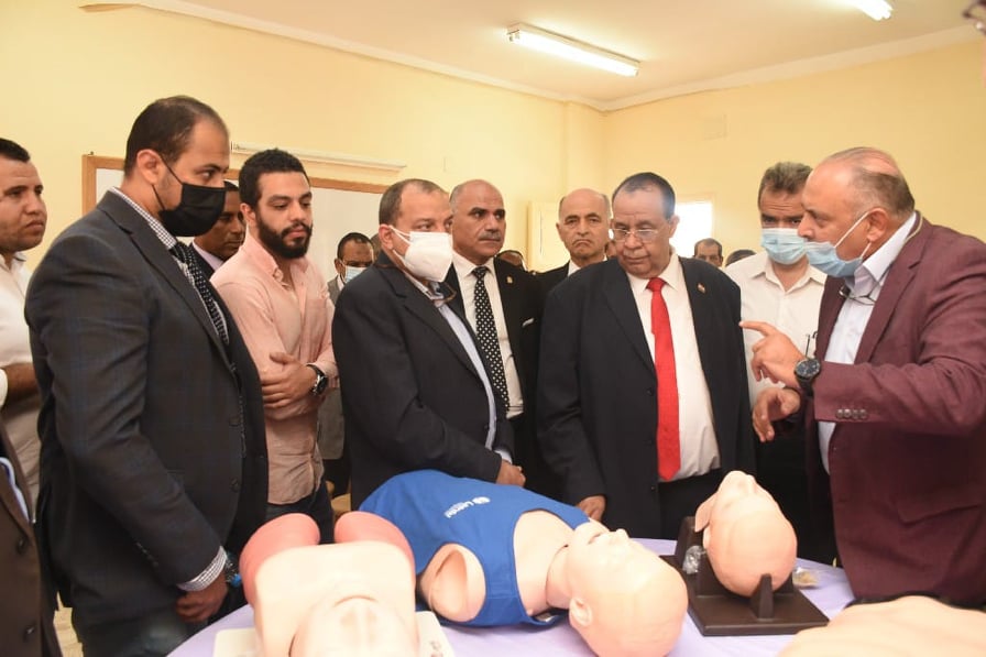 كلية طب الأقصر