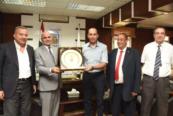 كلية طب الأقصر