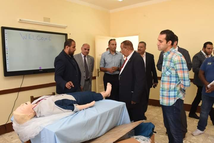 كلية طب الأقصر