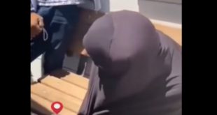 تركي يضرب مسنة سورية