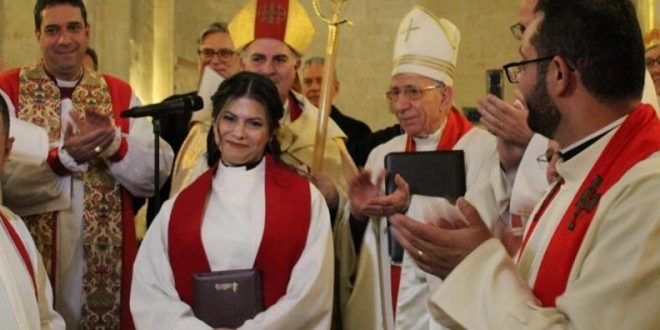 أول قسيس سيدة