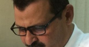 الكاتب أحمد عبد المعطي