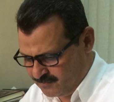 الكاتب أحمد عبد المعطي