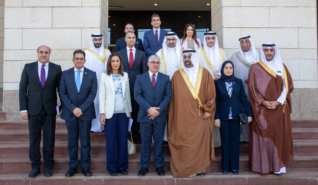 قناة السويس